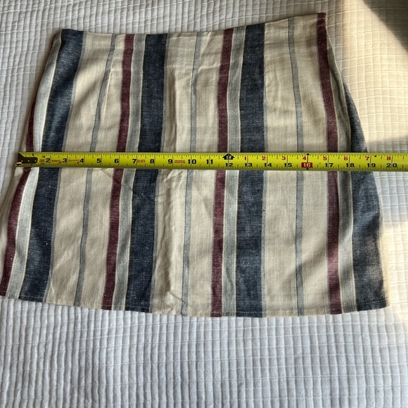 Linen red, navy, and beige mini skirt - Picture 6 of 7